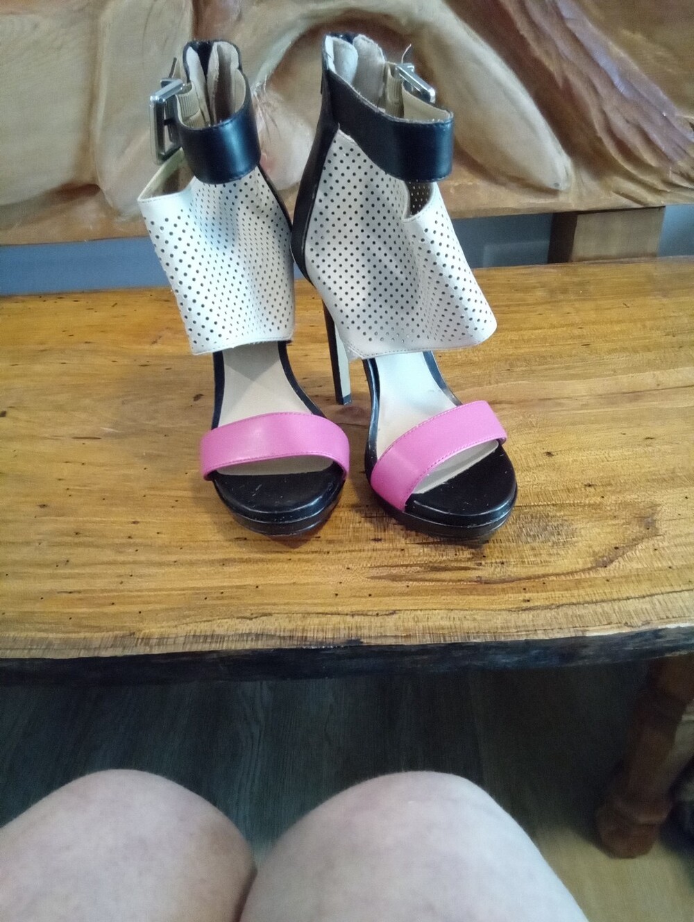 Juicy Couture "Atarah Ice" Perforated Stiletto Platform Heels Sz 5 Faux Leather